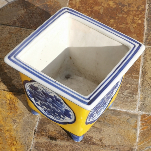 Chinese Porcelain Hand Painted Blue, Yellow and White Bonsai Pot/Plant Pot - Picture 6 of 7